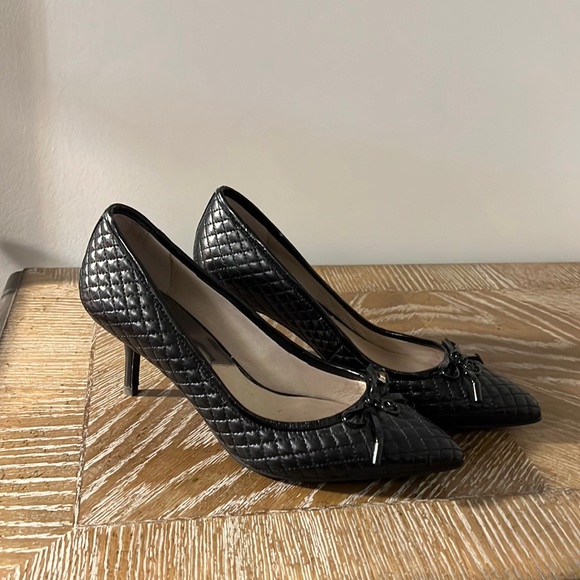 Michael Michael Kors Nancy Black Quilted Mid Pump - Picture 2 of 13